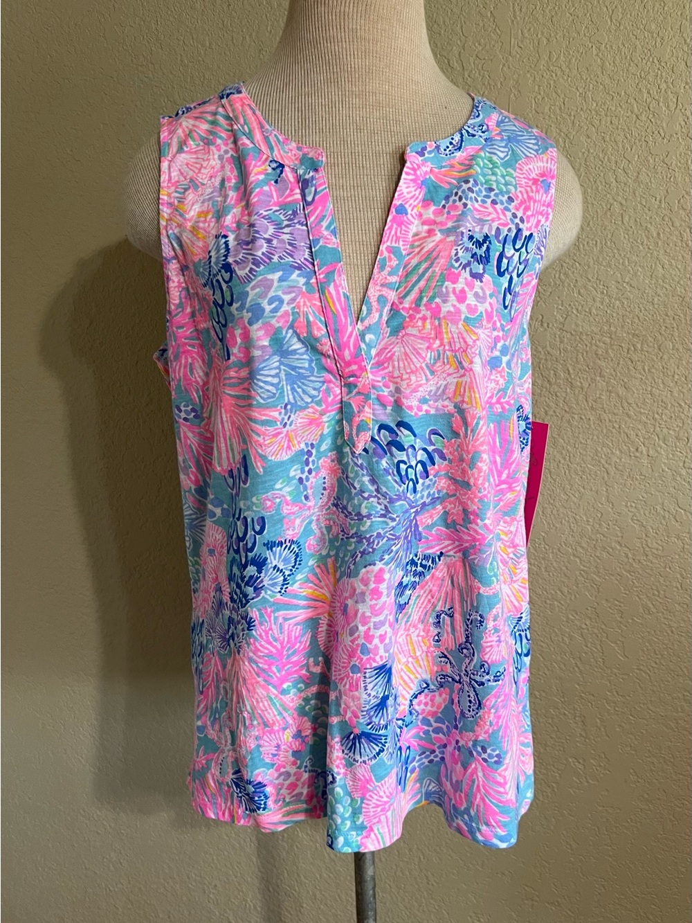 NWT Lilly Pulitzer Dev top in Multi Splendor in the Sand print-SZ M